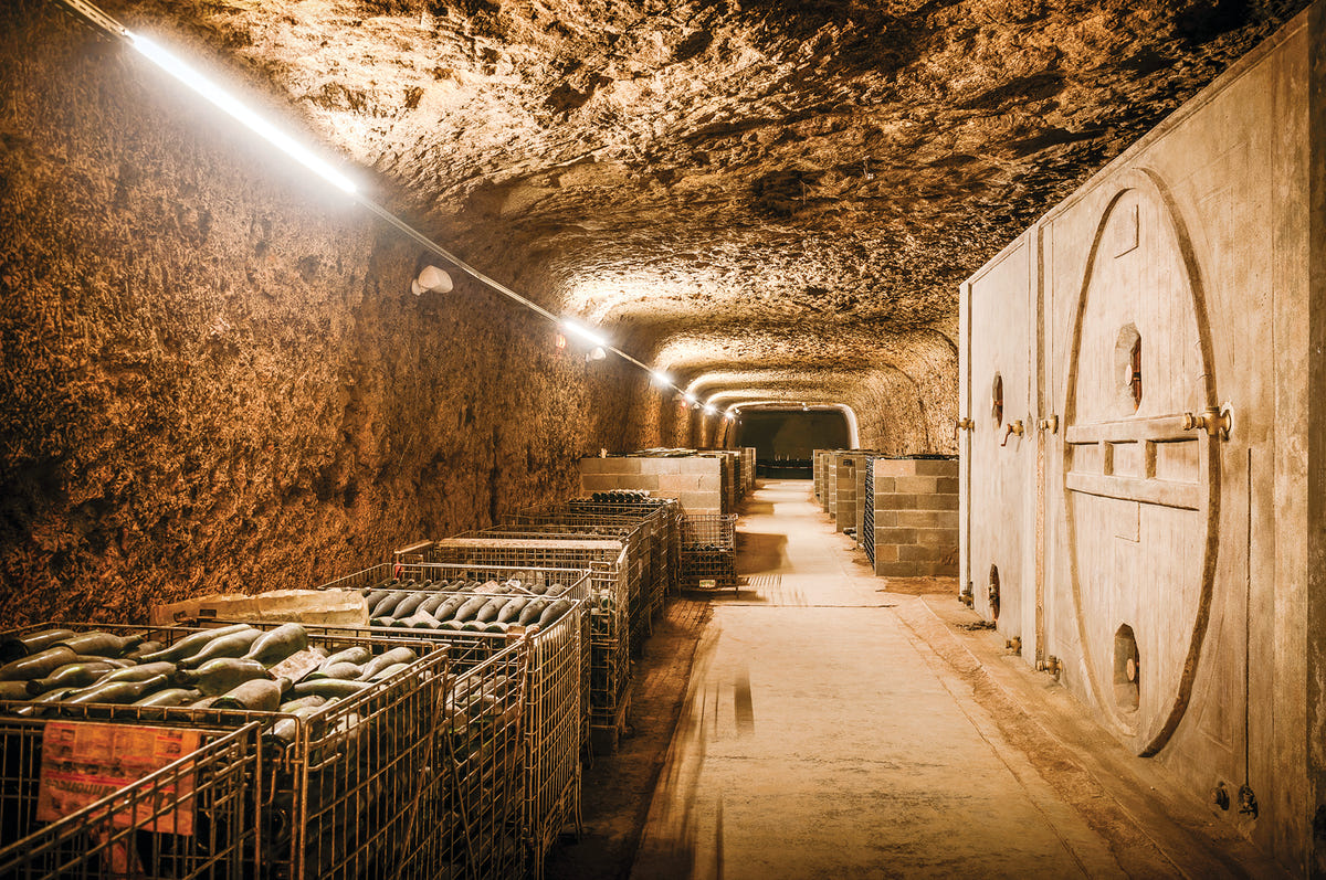 Une visite de la cave chez Les Caves Ambacia - 1h