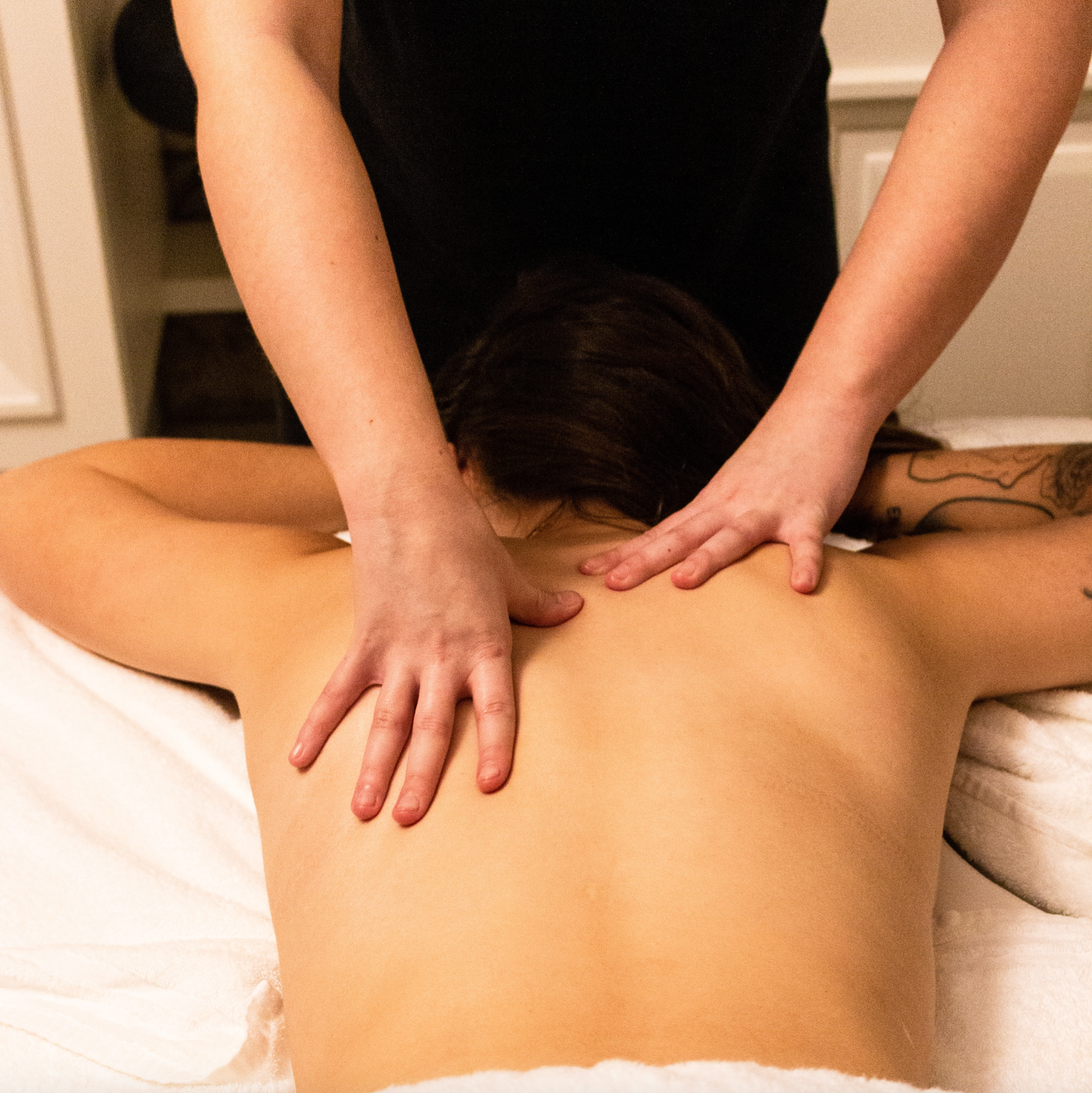Un massage Absolu tout le corps entier chez Alixe Fougères - 1h