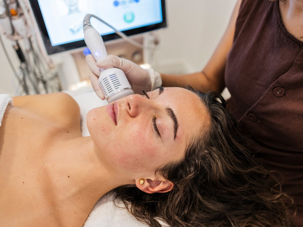 Un soin sur mesure Hydrafacial du visage chez Les Mains Magiques - Paris 13 - 1h30