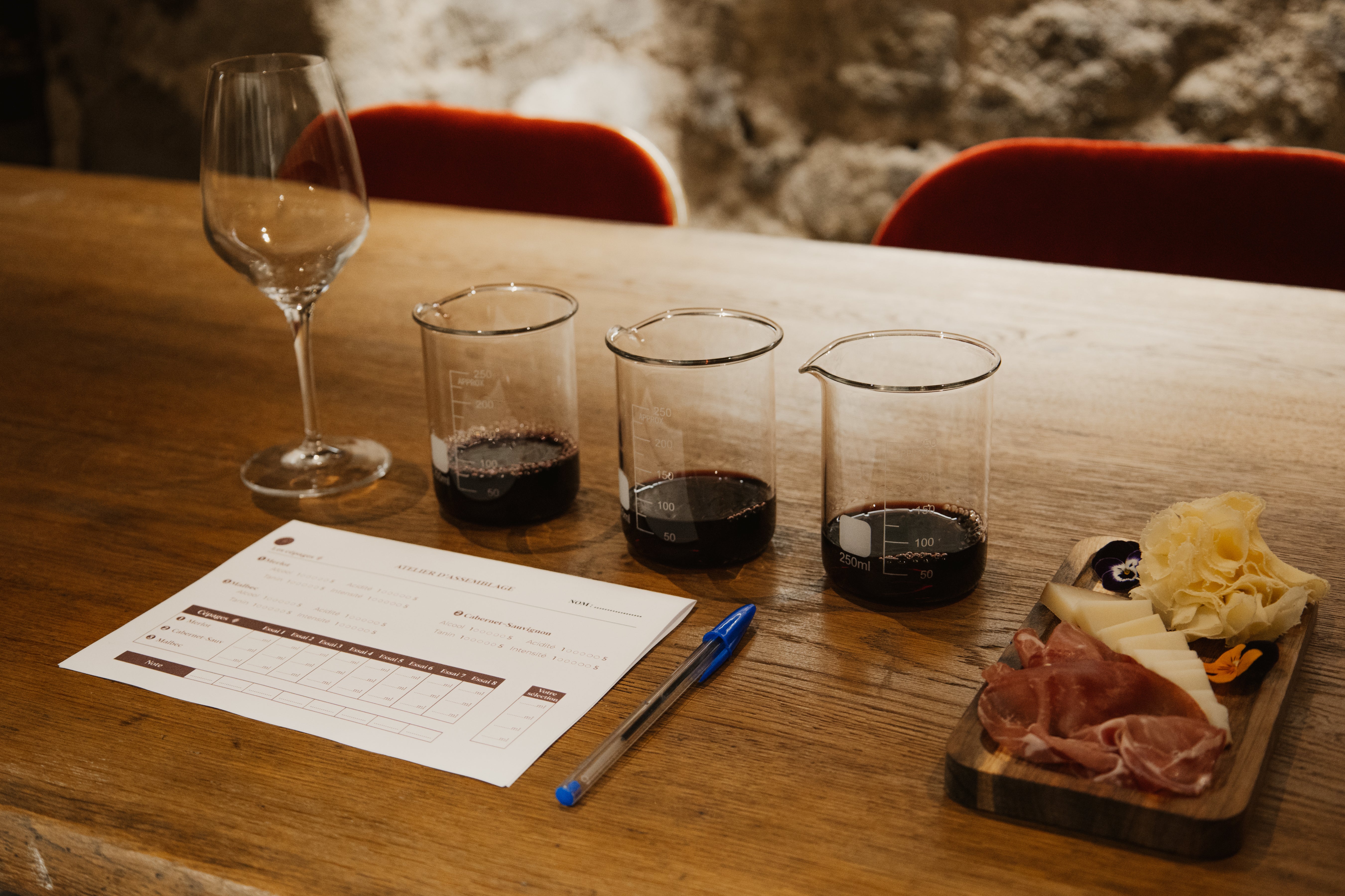 Création et assemblage de cuvée personnalisée et dégustation chez Mon Petit Vin - Paris