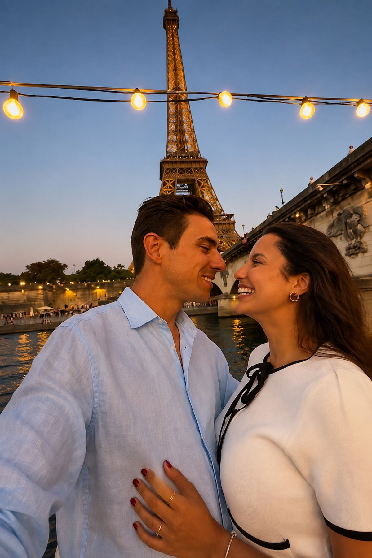 Dîner-croisière romantique avec entrecôte premium à volonté sur le Grand Bleu