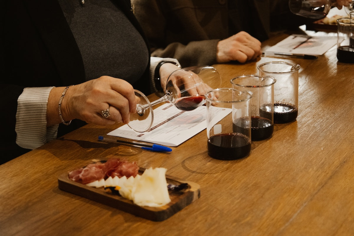 Création d'une cuvée, dégustation et entrée au Musée du Vin et du Négoce chez Mon Petit Vin - Bordeaux