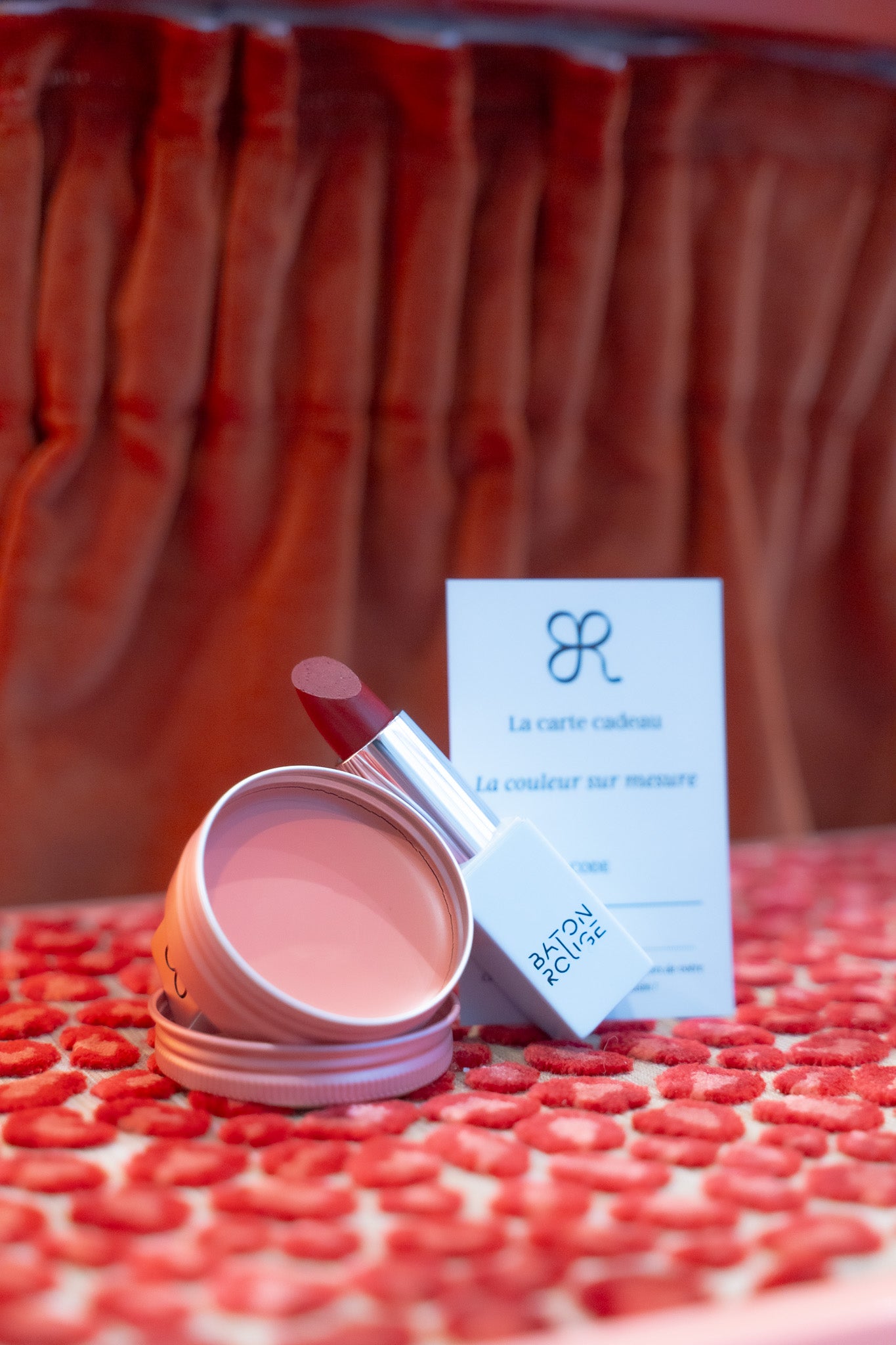 Atelier colorimétrie et création produit sur mesure chez Baton Rouge Paris