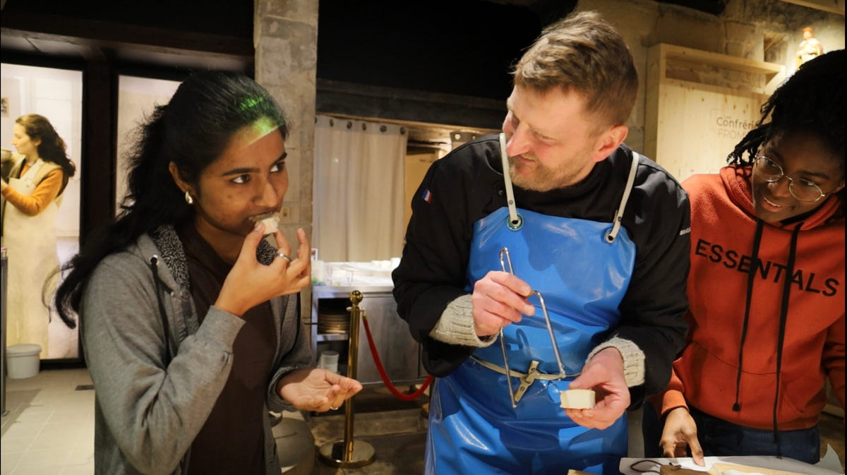 Visite guidée, fabrication en live et dégustation au Musée du Fromage