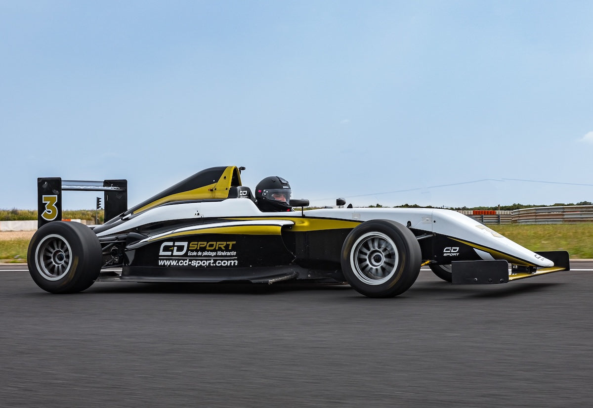 Pilotage Formule 4 Tatuus T014 chez CD Sport au Circuit de la Ferté-Gaucher