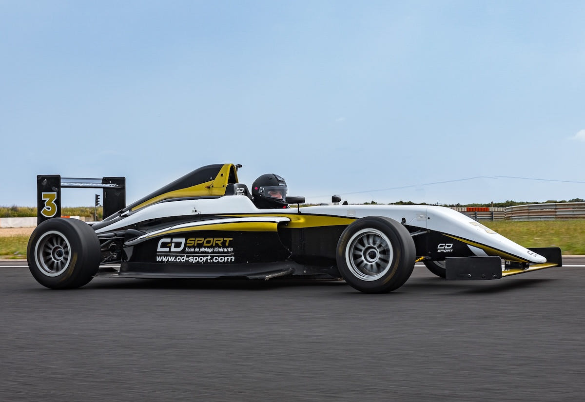 Pilotage Formule 4 Tatuus T014 chez CD Sport au Circuit de la Ferté-Gaucher