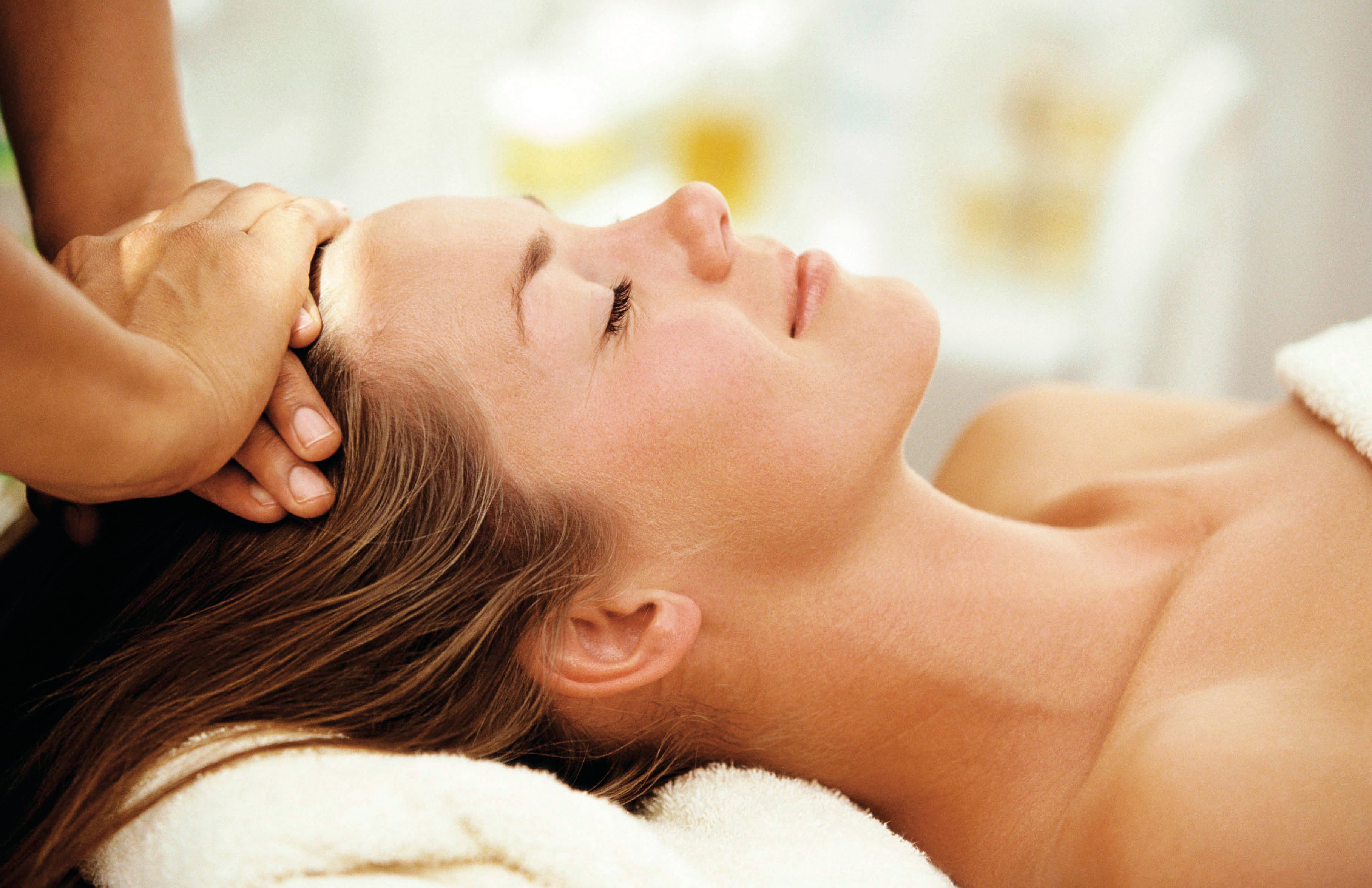 Un modelage relaxant de la tête, des bras, des jambes et des pieds chez Secret de Senteurs - 50 min