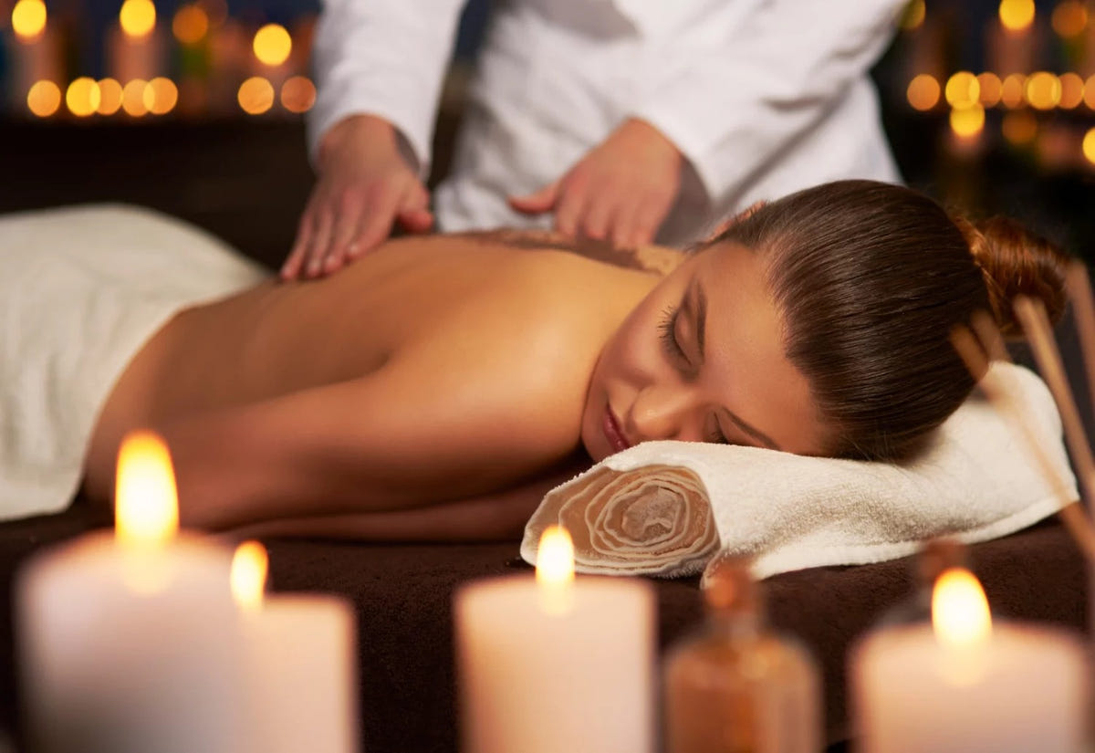 Massage aux huiles tièdes chez MassäG & Aesthetic