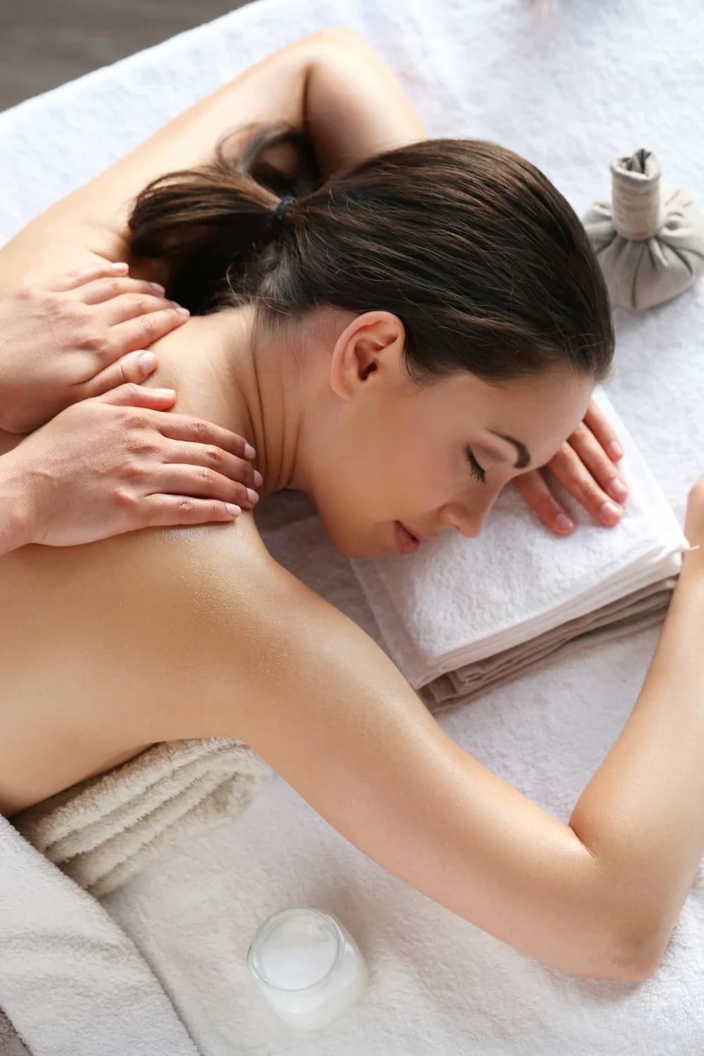 Massage aux huiles tièdes en duo chez MassäG & Aesthetic - 60min