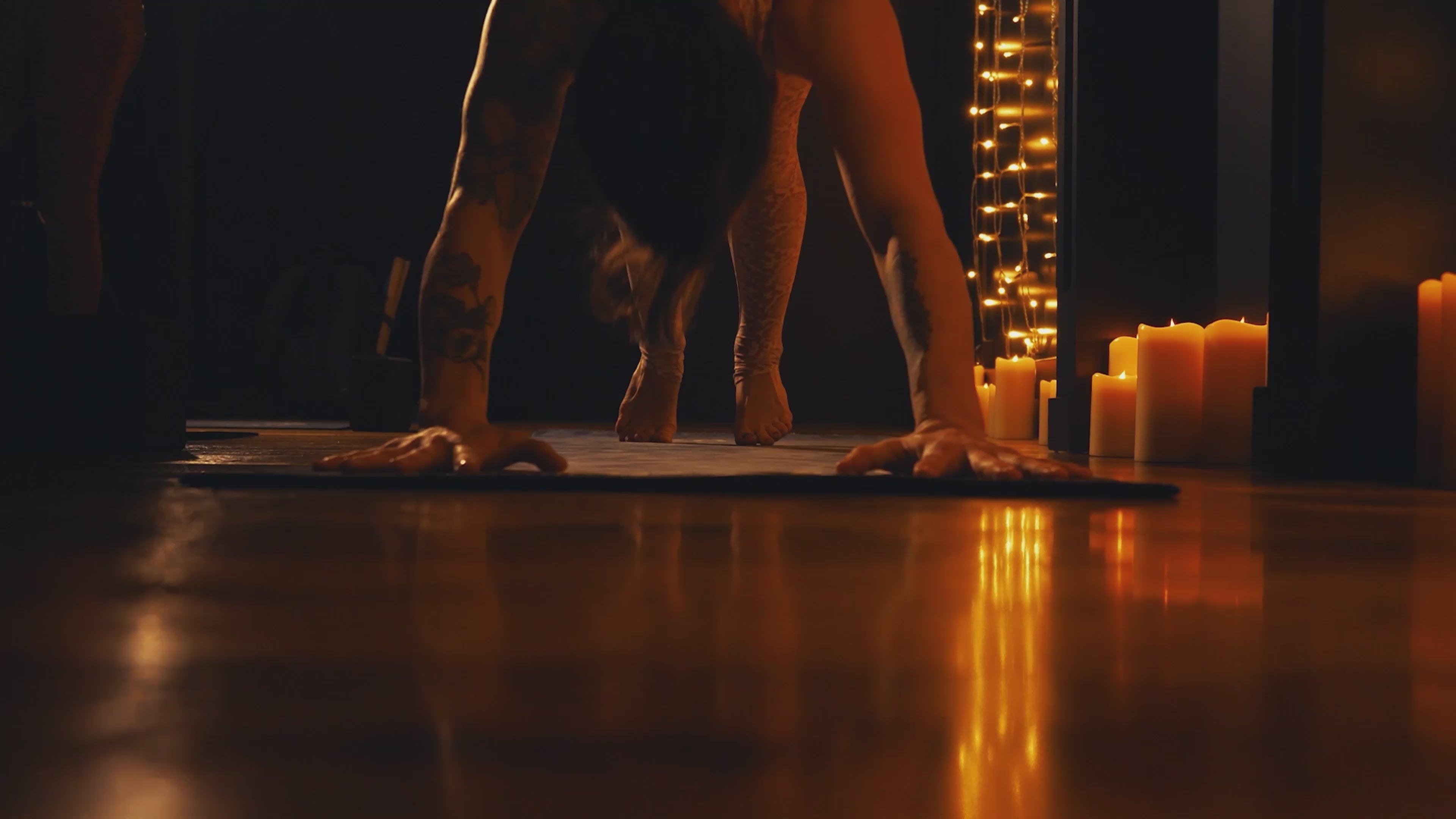 Charger la vidéo : 5 séances de sport au YUJ Yoga Studio